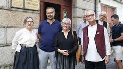 Antonio Quintela y �nxeles Cu�a, en el centro, con la tesorera y el presidente de Agromadas, Mar�a N�voa y Manuel Herminio Iglesias.