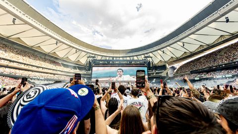 Bad Bunny durante uno de sus conciertos en el Riyadh Air Metropolitano en Madrid