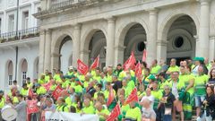 Protesta de operarios de Urbaser en respaldo al trabajador agredido