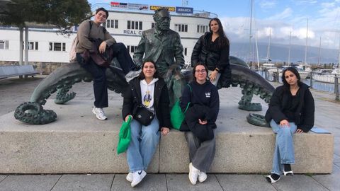 Los alumnos del IES de Ribadeo Dionisio Gamallo que participaron en las olimpiadas