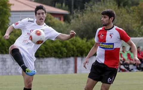 Mun�n -derecha- se perder� su segundo partido por expulsi�n de la temporada.