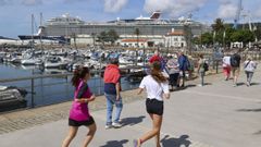 En la imagen, del pasado mes de mayo, uno de los cruceros de gran porte que atracaron este ao en Ferrol.