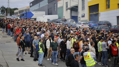 bergondo.Las calles del pol�gono de Bergondo se llenan de trabajadores que secundan este martes la huelga del metal