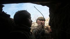 Militares ucranianos en una l�nea del frente de Svetlodarsk