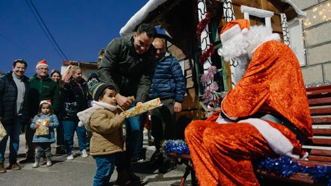 Reparti regalos a los ms pequeos