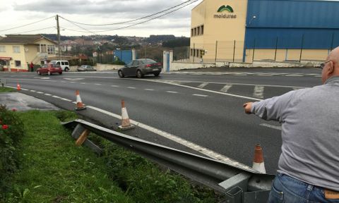 Jos� explica d�nde los coches pierden el control y se empotran. 