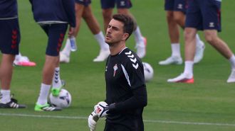 El portero del Celta Iv�n Villar, en un entrenamiento.
