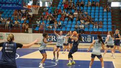 Sesi�n de entrenamiento del Baxi Ferrol en A Malata.