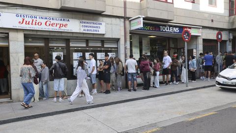 La b�squeda de piso para el pr�ximo curso genera de nuevo largas colas ante las inmobiliarias.