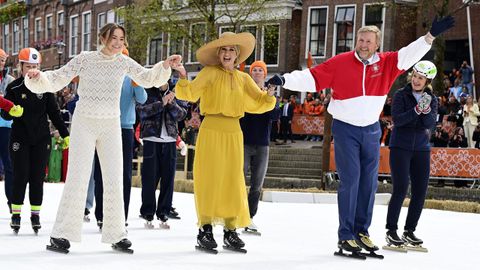 Los reyes de Holanda y sus hijas, en el d�a del Rey
