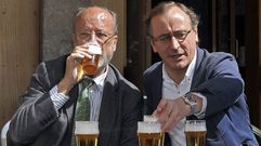 Alfonso Alonso se relajaba el mi�rcoles en una terraza de Valladolid con el alcalde popular, Le�n de la Riva