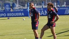 Kevin Snchez (izquierda) junto a Mario Soriano, en un entrenamiento en Abegondo