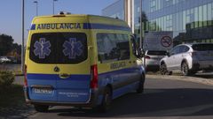 Imagen de archivo de una ambulancia llegando al Hospital Cl�nico de Santiago