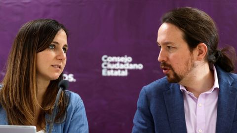 La secretaria de Estadio Ione Belarra y el vicepresidente segundo del Gobierno, Pablo Iglesias en el Consejo Ciudadano de Podemos
