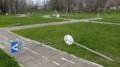 Las im�genes de los destrozos en el parque infantil de tr�fico de Monforte