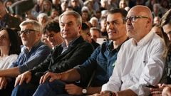 Jos� Luis Rodr�guez Zapatero y Pedro S�nchez, durante un acto de campa�a de las elecciones andaluzas.