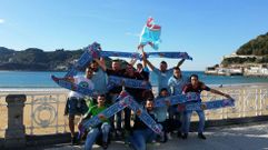 Miembros de la pe�a, estrenando sus bufandas