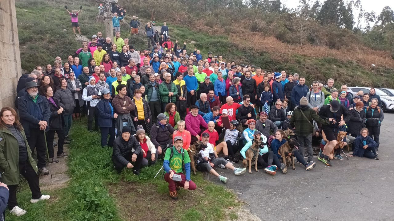 Ferrol renueva la tradición de subir a Chamorro el primer día del año