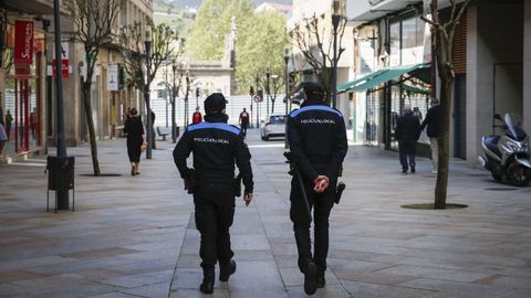 Imagen de archivo de polic�as locales en Ourense.