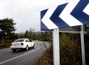 El vial es sinuoso y est� lleno de curvas cerradas.