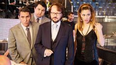 Javier Manrique, a la izquierda de la imagen, junto a Andoni Agirregomezkorta, Santiago Segura y Blanca Su�rez en �Mi gran noche�.