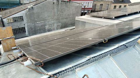 Las placas forman parte de la amplia reforma del consistorio vilalbés