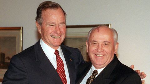 Bush sell con Gorbachov el fin de la Guerra Fra