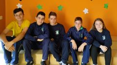 Goyo Fern�ndez, Joel Est�vez, Sa�l Rodr�guez, Hugo Quintas y Carla Blanco, de 2� de la ESO del Luis Vives, creadores del proyecto Vives do Conto