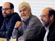 Beiras, junto al alcalde de Teo, Marti�o Noriega (a su derecha), ayer en Santiago.