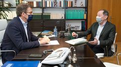 Alberto N��ez Feijoo y el alcalde de Beariz, Manuel Prado