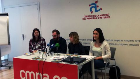 Representantes de los tres consejos de la juventud de Asturias