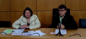 Kim Llovet, de Fesanpas, y el edil �scar Ranca�o, ayer en el Concello.