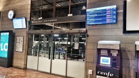 La estaci�n de Ourense, vac�a en el primer d�a de huelga de maquinistas