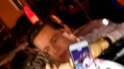 Brad Pitt salva�a una ni�a entre una marea de fans en Gran Canaria