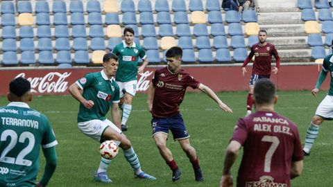 Iago Novo durante el partido disputado contra el Coruxo en Pasarón