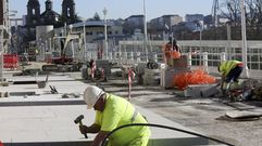 Trabajos en el tramo inicial de la calle de la Iglesia, en foto de archivo.