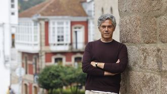 El dise�ador Jorge V�zquez, el viernes pasado, en Betanzos, donde pasa el verano.