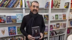 El escritor Rober Cagiao visitar hoy una nueva librera en Carballo 