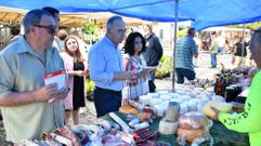 S�nchez Bugallo, en una visita el pasado domingo al mercado de Cee 