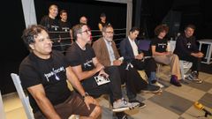 Alberto Sueiro, de marr�n, durante a presentaci�n dunha das pezas da �ltima edici�n do festival