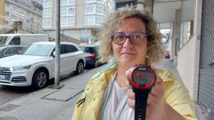 Sonia muestra el reloj de su hijo minutos despu�s de recuperarlo