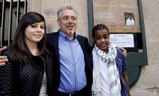 Catarina y Ovidio, junto con Abdul, son los art�fices de �Shoots from Abyssinia�.