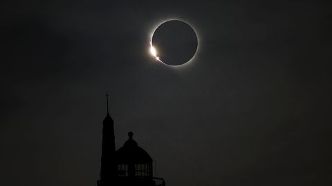 Eclipse total desde la torre de H�rcules