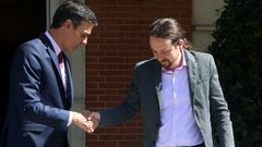 S�nchez e Iglesias, durante el encuentro que mantuvieron en la Moncloa el 8 de mayo