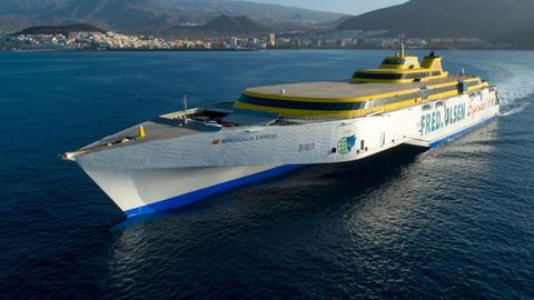 El trimar�n m�s grande del mundo, el Benchijigua Express (de la naviera Fred Olsen), vendr� este lunes a su varada reglamentaria a Navantia Ferrol