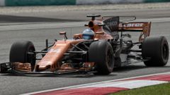 Fernando Alonso, durante la segunda ronda clasificatoria para el Gran Premio de Malasia