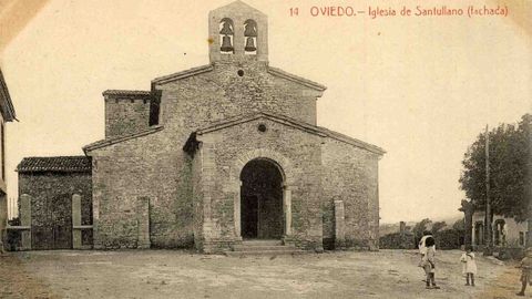 La iglesia de San Julin de Los Prados, monumento del prerromnico asturiano, en una imagen antigua