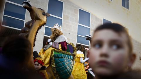 Cabalgatas de Reyes de Ourense.Cientos de personas se congregaron en las calles de Xinzo para recibir a los Reyes Magos