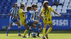 Jone Ib��ez pisa el bal�n ante la marca de una jugadora del Valadares