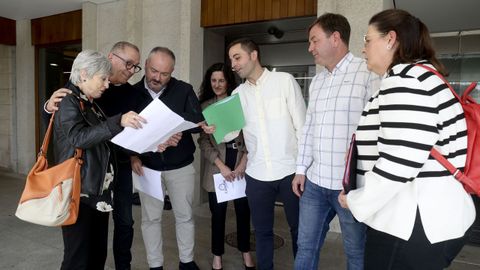 De izquierda a derecha, Mara Jos Varela (Oleiros), Javier Gestal (Carral), Jos Ramn Rioboo (Culleredo), Mara Pan (Cambre), Pablo Cibeira (Oleiros), Benito Portela (Sada) y Alejandra Prez (Bergondo) este jueves en Santiago.